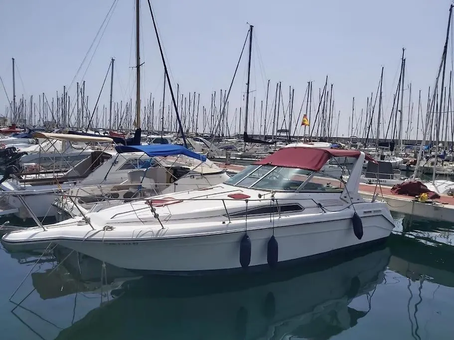 Barco Acogedor En El Puerto Del Masnou Hotel 0*,